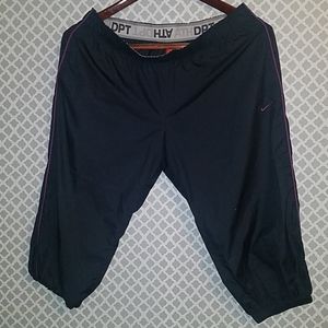 $5 BLOWOUT SALE! 💞  Nike Athletic Caprie Pants